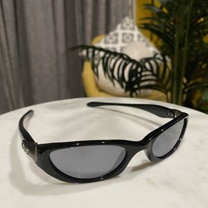 Gently worn Oakley mirrored black Halo sunglasses.